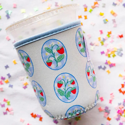 Coffee Sleeve- strawberry picnic